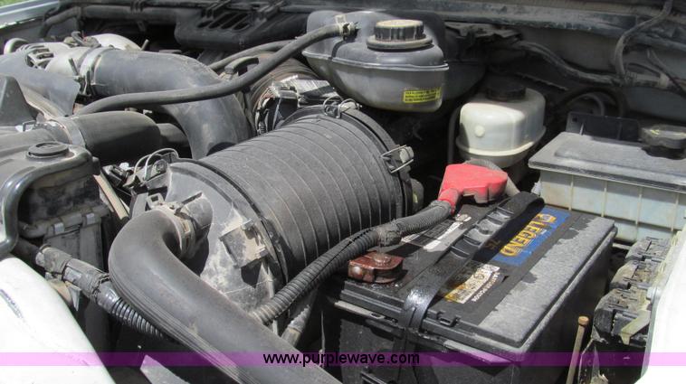 image for item E3907 2004 Ford F550 dump bed truck