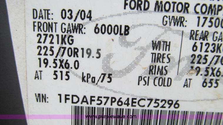 image for item E3907 2004 Ford F550 dump bed truck