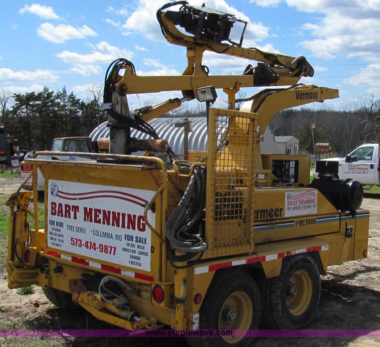 image for item E3908 2000 Vermeer BC2000 tree chipper