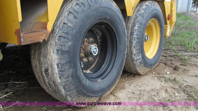 image for item E3908 2000 Vermeer BC2000 tree chipper