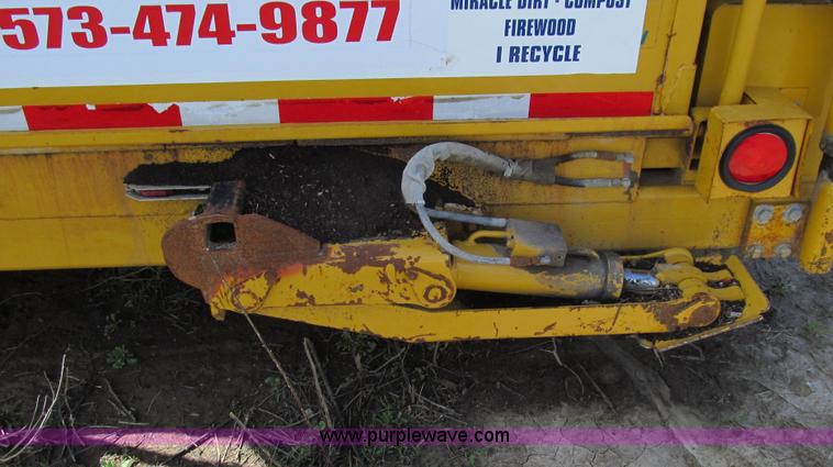 image for item E3908 2000 Vermeer BC2000 tree chipper