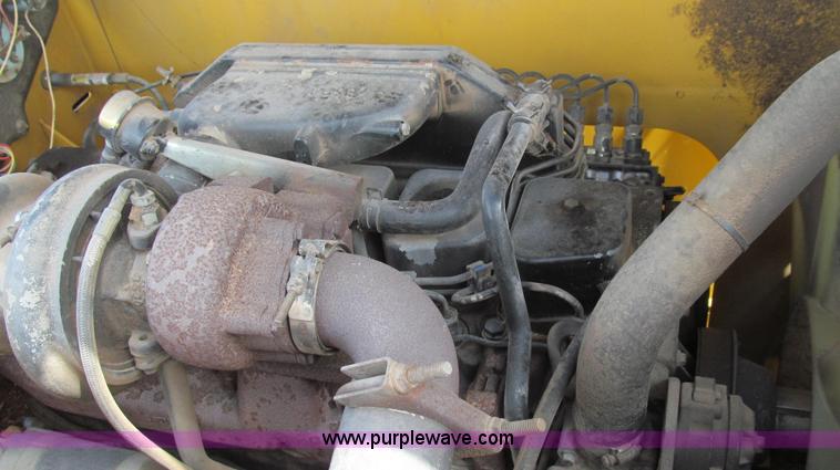 image for item E3908 2000 Vermeer BC2000 tree chipper