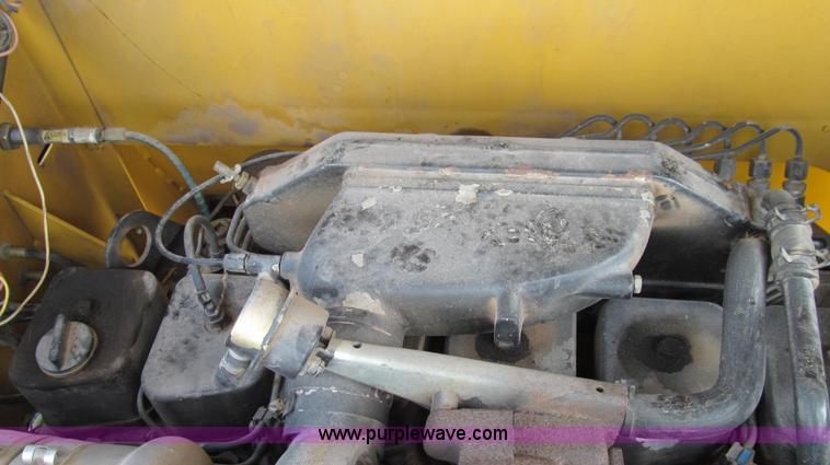 image for item E3908 2000 Vermeer BC2000 tree chipper