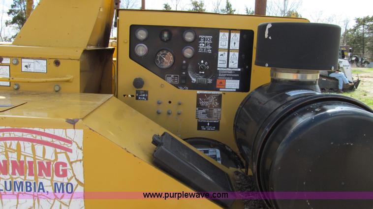 image for item E3908 2000 Vermeer BC2000 tree chipper