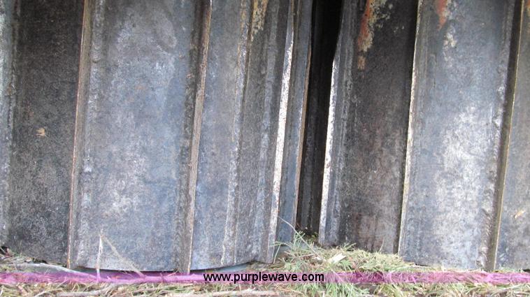 image for item E3908 2000 Vermeer BC2000 tree chipper