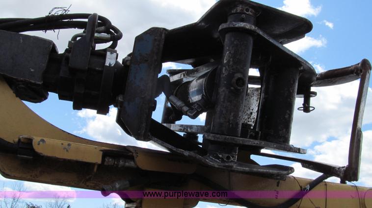 image for item E3908 2000 Vermeer BC2000 tree chipper