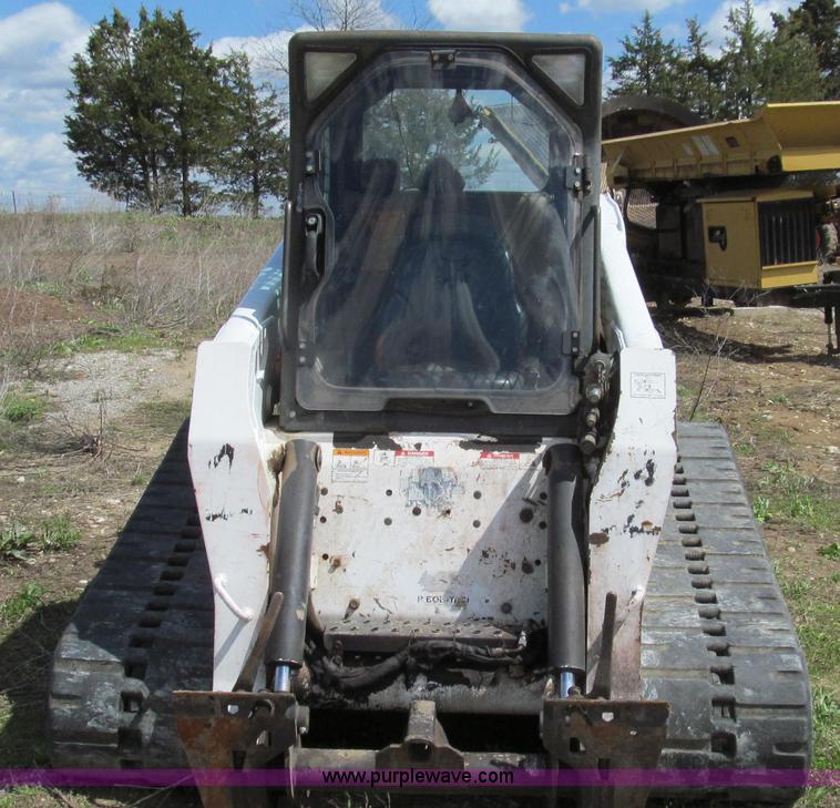 image for item E3909 2003 Bobcat T250 skid steer