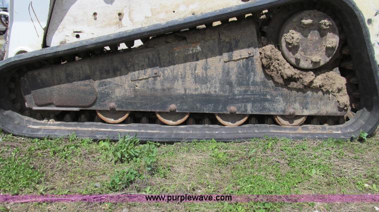 image for item E3909 2003 Bobcat T250 skid steer