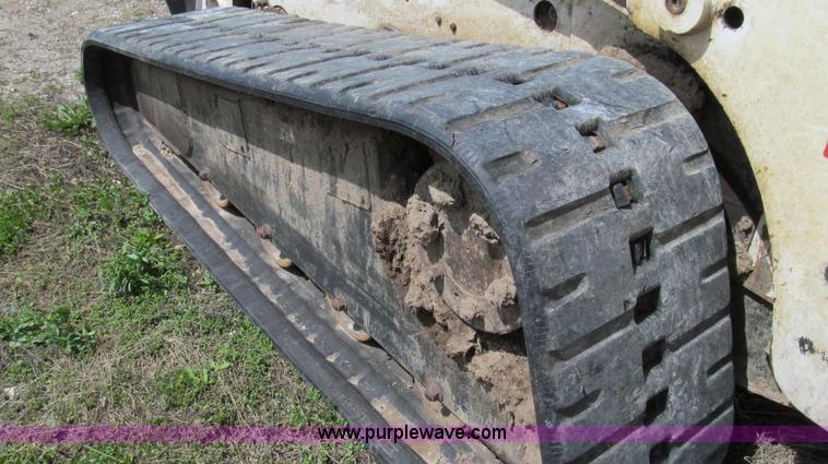 image for item E3909 2003 Bobcat T250 skid steer