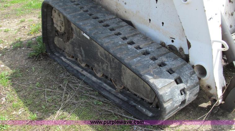 image for item E3909 2003 Bobcat T250 skid steer