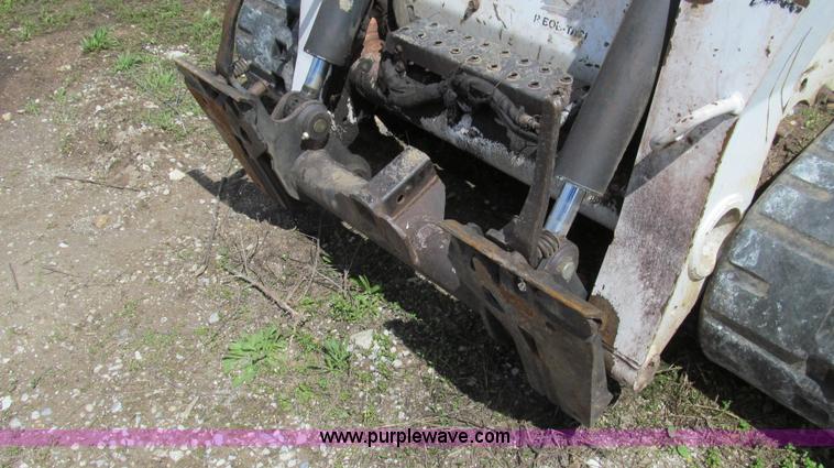 image for item E3909 2003 Bobcat T250 skid steer