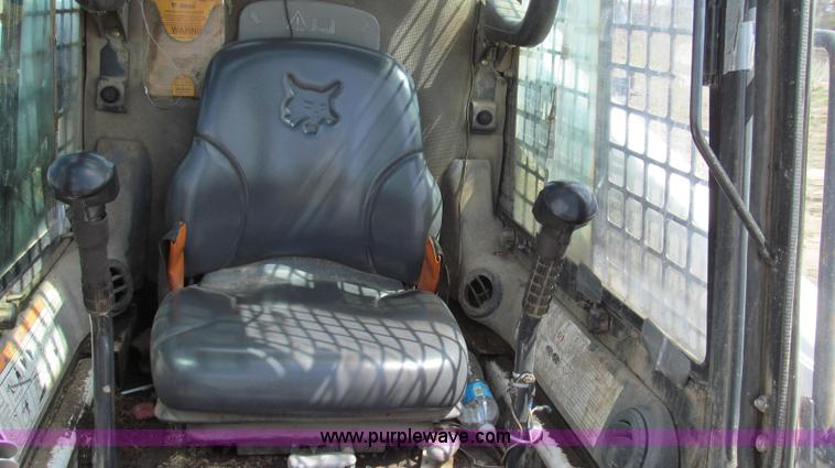 image for item E3909 2003 Bobcat T250 skid steer