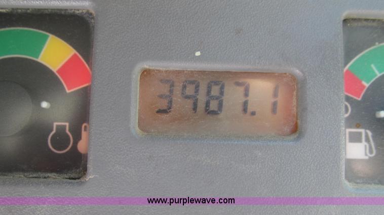 image for item E3909 2003 Bobcat T250 skid steer