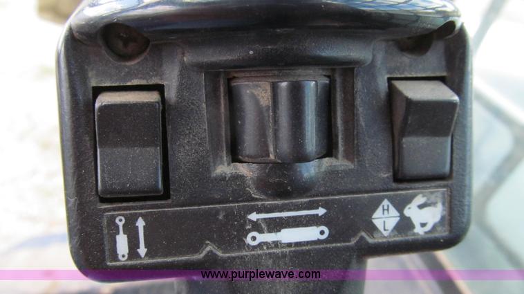 image for item E3909 2003 Bobcat T250 skid steer