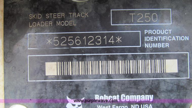 image for item E3909 2003 Bobcat T250 skid steer
