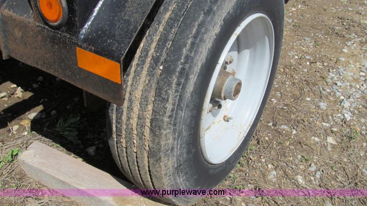 image for item E3912 2003 Orbit 68 portable self-contained screen plant