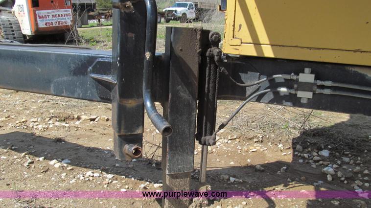 image for item E3912 2003 Orbit 68 portable self-contained screen plant