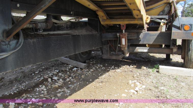 image for item E3912 2003 Orbit 68 portable self-contained screen plant