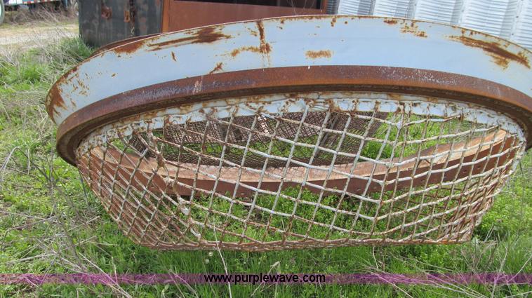 image for item E3912 2003 Orbit 68 portable self-contained screen plant