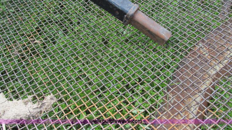 image for item E3912 2003 Orbit 68 portable self-contained screen plant