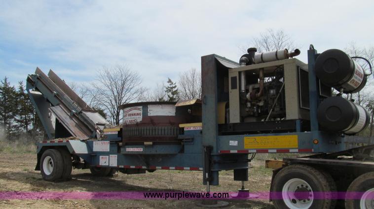 image for item E3916 2005 Universal Refiner Rascal tub grinder