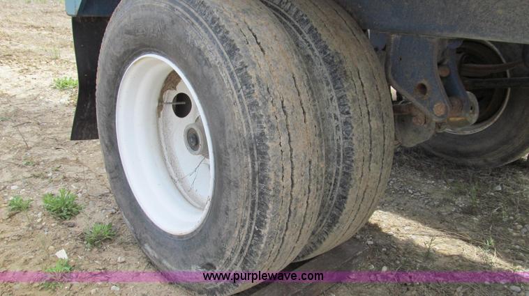 image for item E3916 2005 Universal Refiner Rascal tub grinder