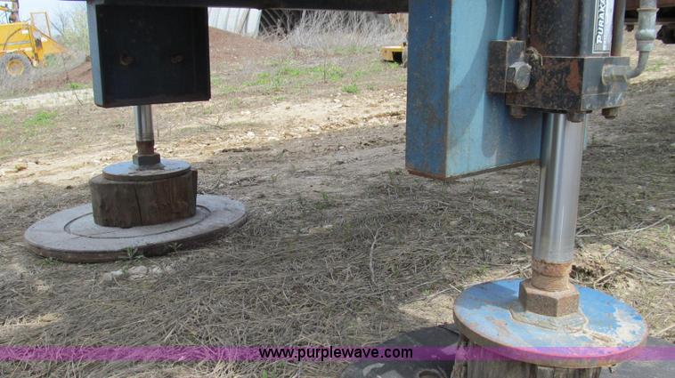 image for item E3916 2005 Universal Refiner Rascal tub grinder