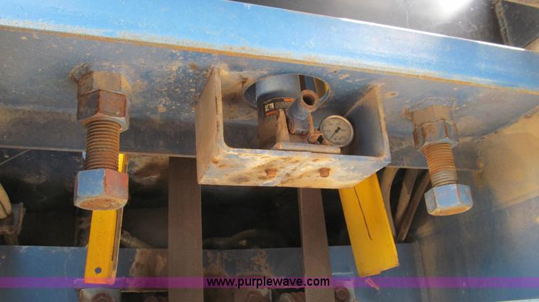 image for item E3916 2005 Universal Refiner Rascal tub grinder