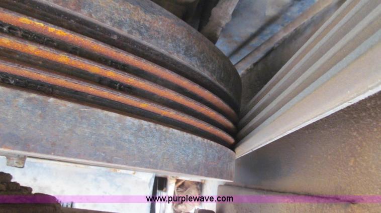 image for item E3916 2005 Universal Refiner Rascal tub grinder