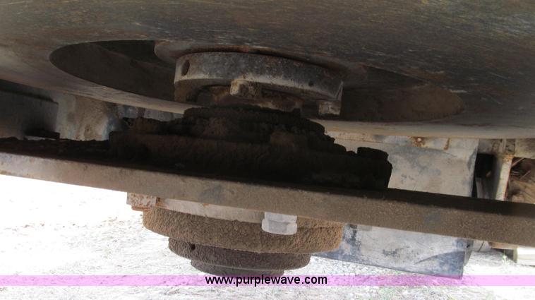 image for item E3916 2005 Universal Refiner Rascal tub grinder