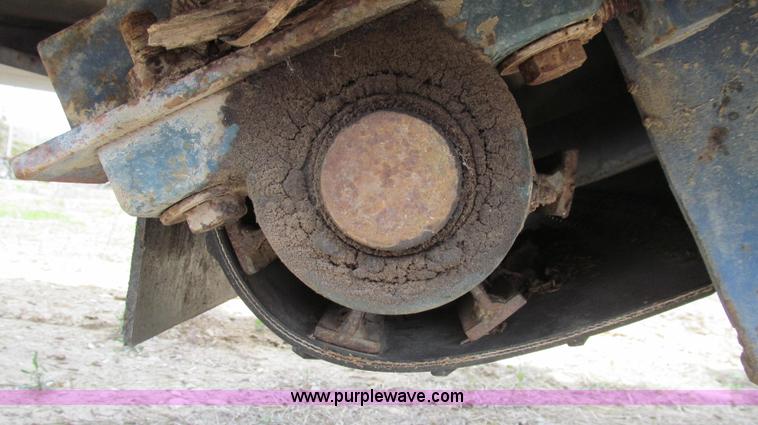 image for item E3916 2005 Universal Refiner Rascal tub grinder