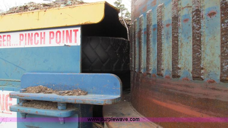 image for item E3916 2005 Universal Refiner Rascal tub grinder