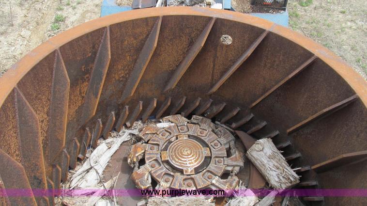 image for item E3916 2005 Universal Refiner Rascal tub grinder