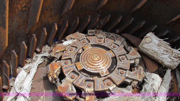 image for item E3916 2005 Universal Refiner Rascal tub grinder