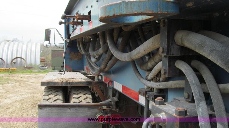 image for item E3916 2005 Universal Refiner Rascal tub grinder