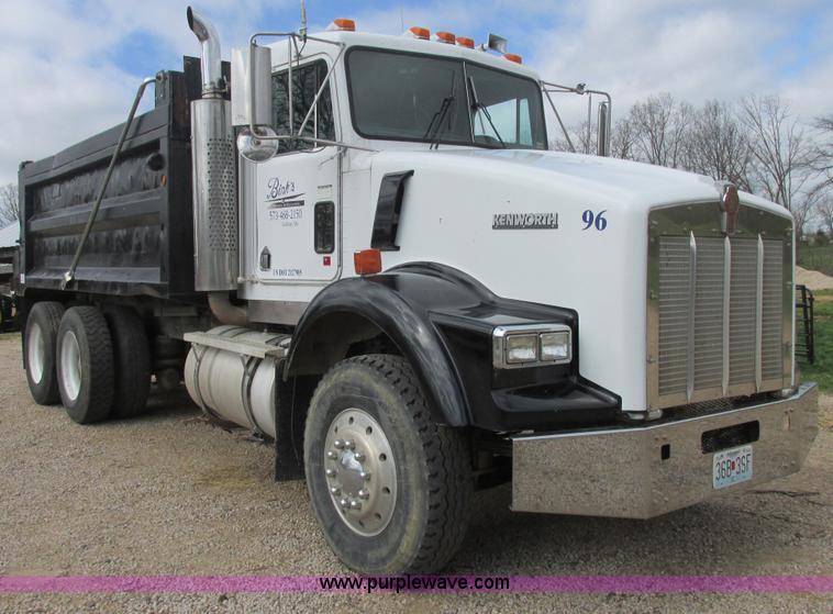 image for item E7194 1996 Kenworth T800 dump truck