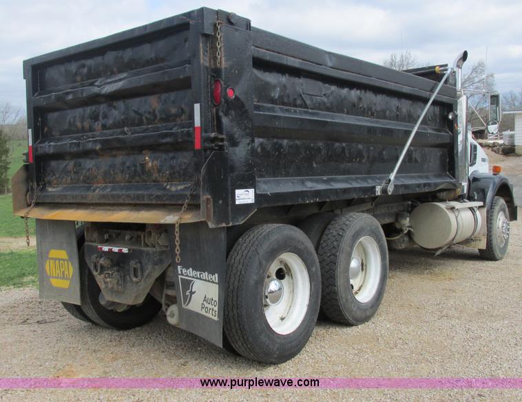 image for item E7194 1996 Kenworth T800 dump truck