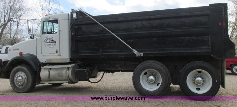 image for item E7194 1996 Kenworth T800 dump truck