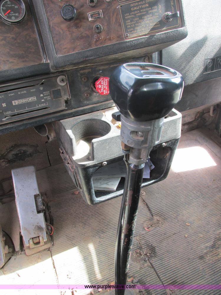 image for item E7194 1996 Kenworth T800 dump truck