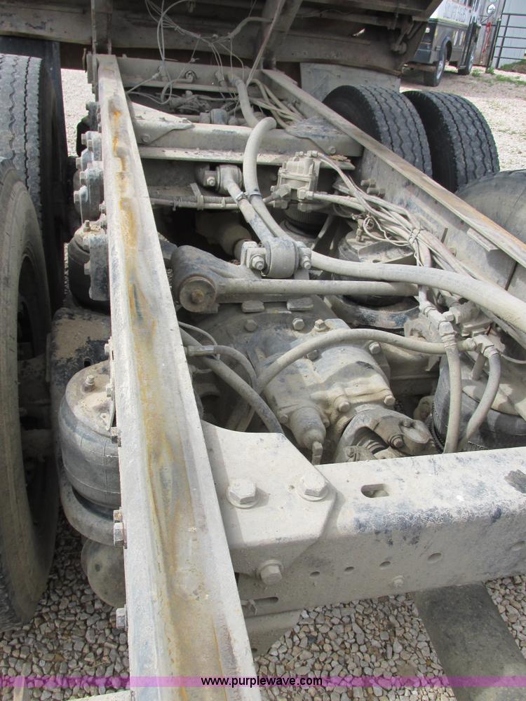 image for item E7194 1996 Kenworth T800 dump truck