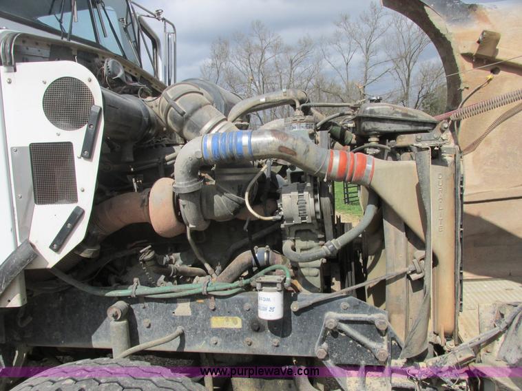 image for item E7194 1996 Kenworth T800 dump truck