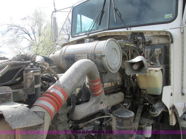 image for item E7194 1996 Kenworth T800 dump truck