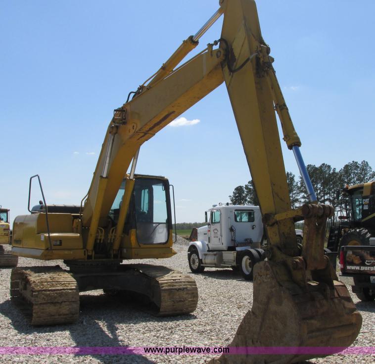 image for item E7196 2003 Komatsu PC200LC-7 excavator