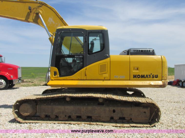 image for item E7196 2003 Komatsu PC200LC-7 excavator