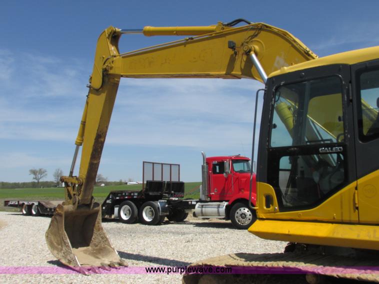 image for item E7196 2003 Komatsu PC200LC-7 excavator