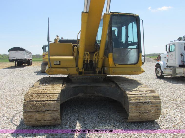image for item E7196 2003 Komatsu PC200LC-7 excavator