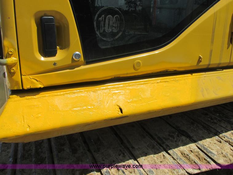 image for item E7196 2003 Komatsu PC200LC-7 excavator