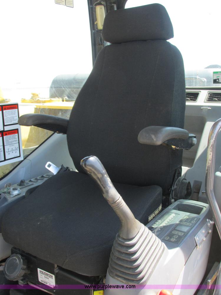 image for item E7196 2003 Komatsu PC200LC-7 excavator