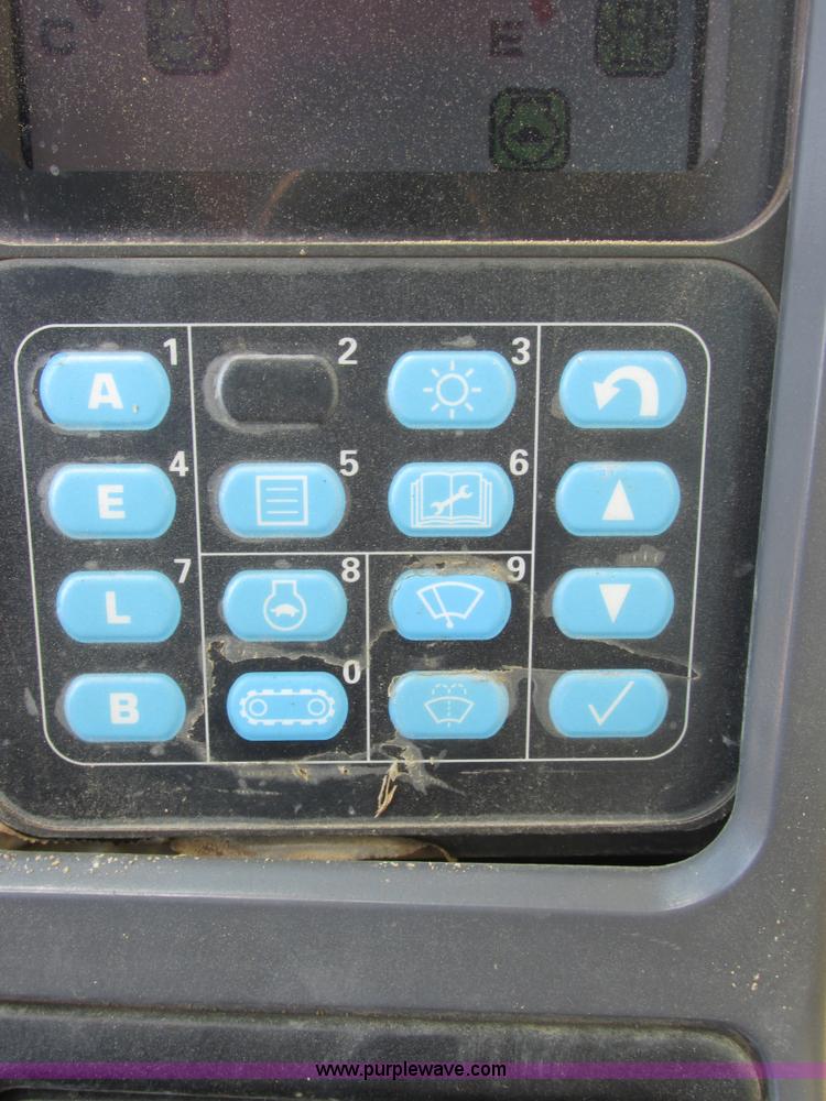 image for item E7196 2003 Komatsu PC200LC-7 excavator