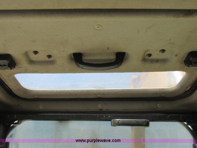 image for item E7196 2003 Komatsu PC200LC-7 excavator